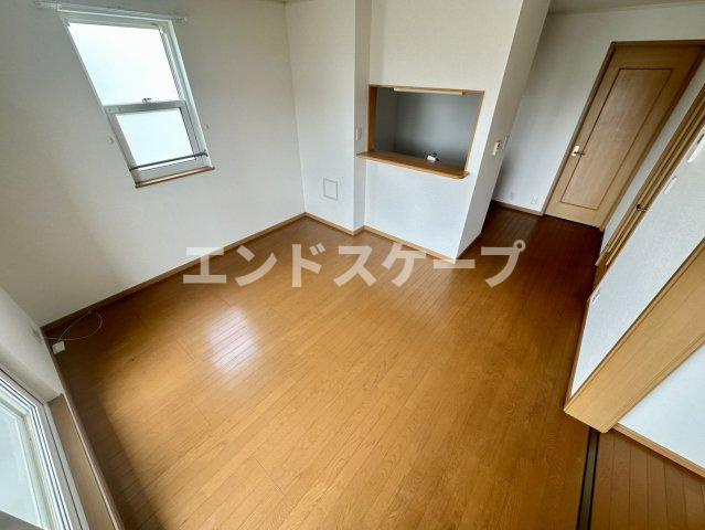 プリート・コルソＢの居間・リビング|高崎、前橋のお部屋探しはエンドスケープまで！お客様の理想お聞かせ下さい♪
