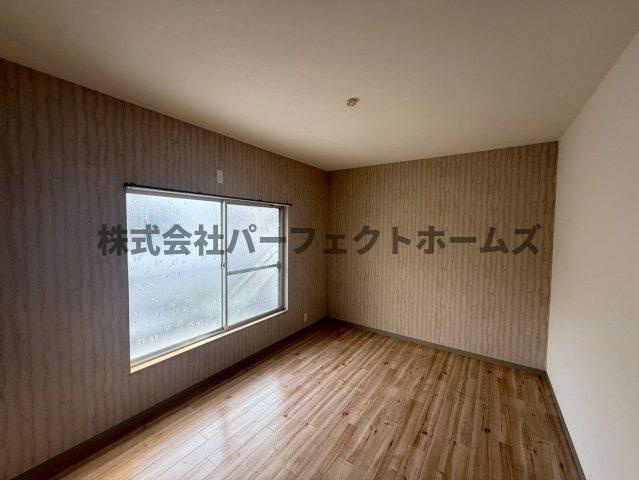 枚方市南中振２丁目の一戸建ての洋室|コンパクトで使いやすい洋室です