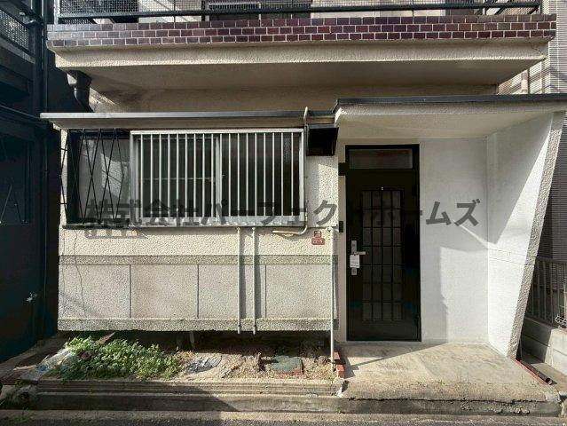 枚方市南中振２丁目の一戸建てのエントランス|落ち着いたエントランスです