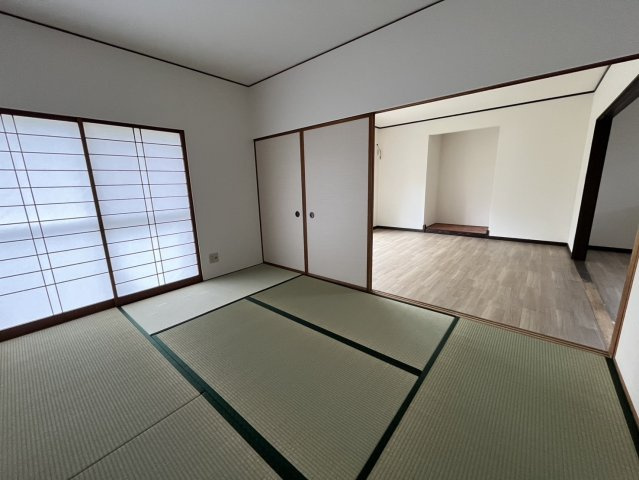 【中古】比企郡吉見町長谷リフォーム中古住宅の和室|1F 6帖和室です
