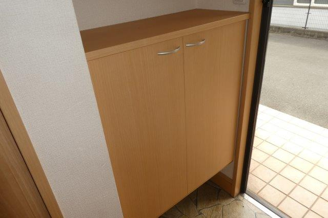 アンソレーヌＣの玄関|シューズボックス