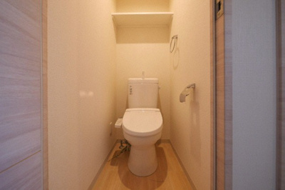 【トイレ】 | Rainbow Court南堀江 | 落ち着いた色調のトイレです