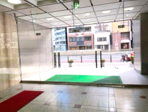 大阪日栄ビルのロビー