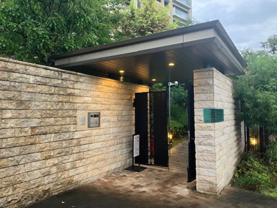  | イトーピア豊中緑丘ロジュマン | 家に帰るたび、緑に癒される素敵なエントランス。