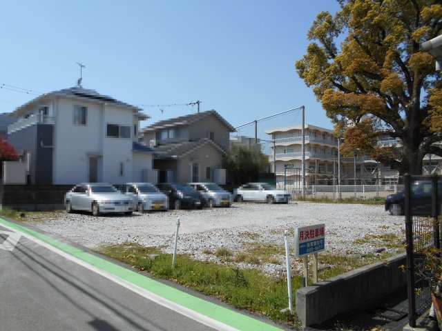 朝倉本町深田駐車場