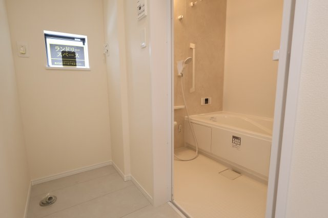《仲介手数料無料》川越市石原町２丁目40-23新築一戸建てハートフルタウンのランドリースペース
