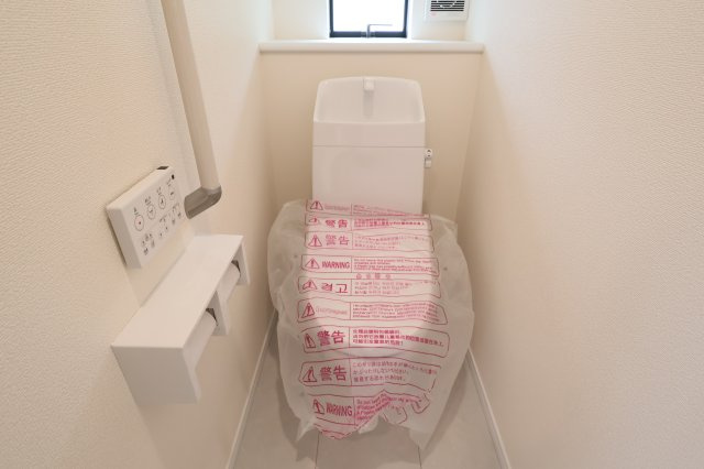 《仲介手数料無料》川越市石原町２丁目40-23新築一戸建てハートフルタウンのトイレ