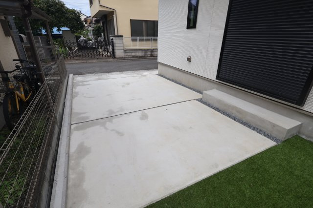 《仲介手数料無料》川越市石原町２丁目40-23新築一戸建てハートフルタウンの駐車場