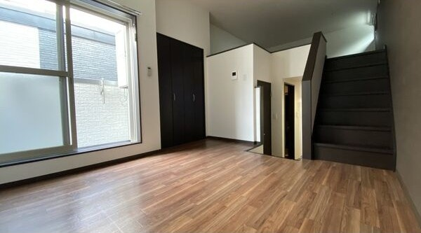 Ｃｒｅｏ庄内通参番館の居間・リビング