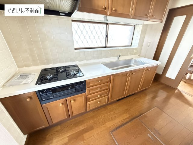 【キッチン】 | 熊谷市妻沼東4丁目　中古住宅   | 現地(2026年4月撮影)