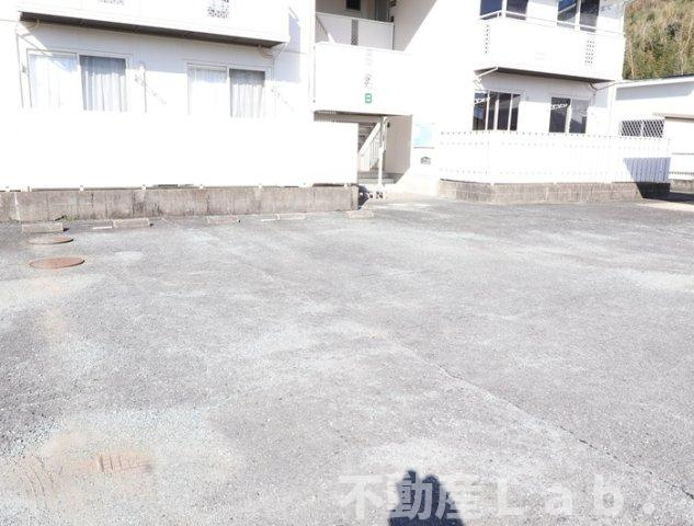 パークヒル　B棟の駐車場
