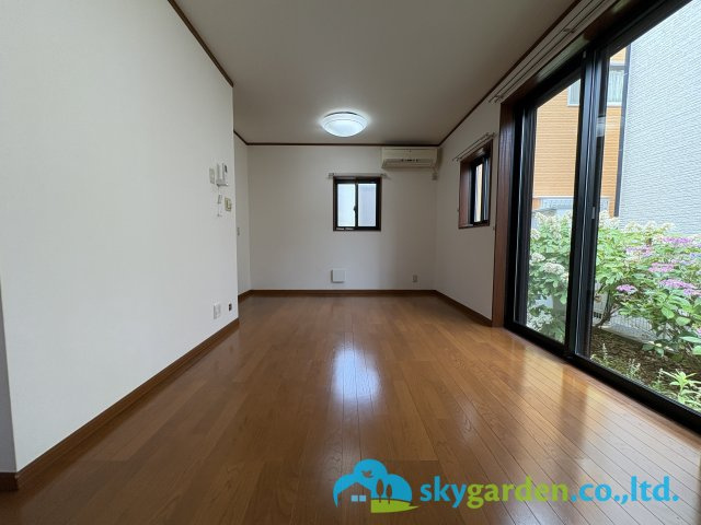 藤沢市辻堂東海岸２丁目　中古戸建　全１棟の居間・リビング