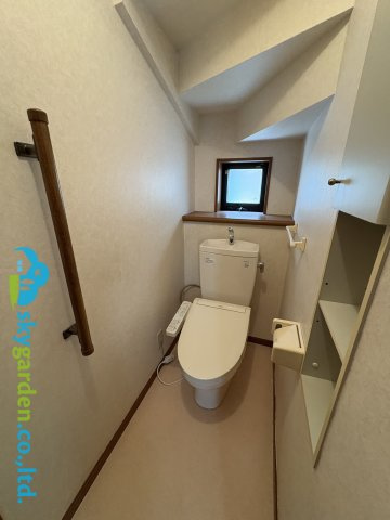 藤沢市辻堂東海岸２丁目　中古戸建　全１棟のトイレ|シンプルで使いやすいトイレです