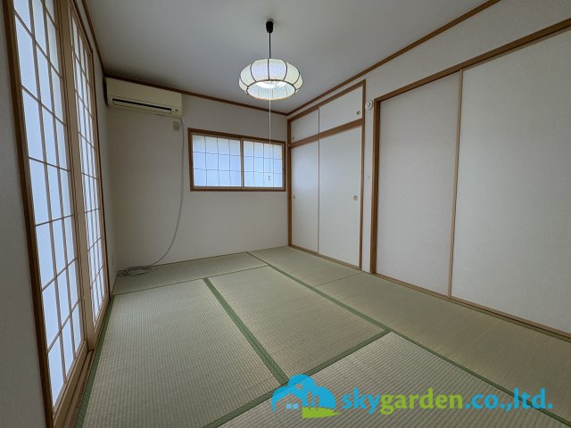 藤沢市辻堂東海岸２丁目　中古戸建　全１棟の和室|畳の上でゆっくりとくつろげる和室です