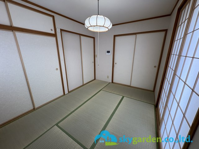 藤沢市辻堂東海岸２丁目　中古戸建　全１棟の和室|来客時にも便利な和室付き