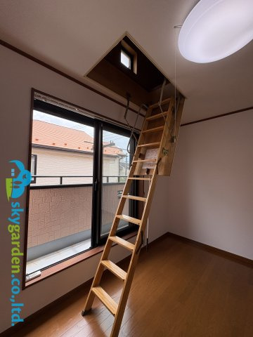 藤沢市辻堂東海岸２丁目　中古戸建　全１棟の収納|可動梯子付小屋裏収納