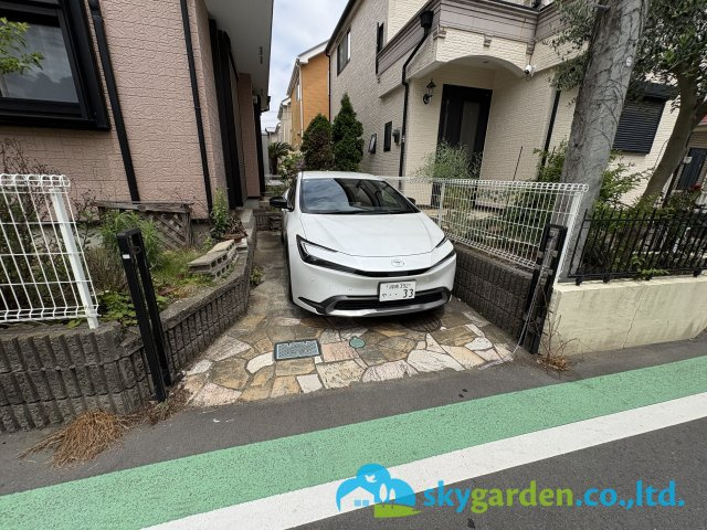 藤沢市辻堂東海岸２丁目　中古戸建　全１棟の駐車場|駐車スペースもあります