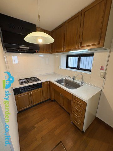 藤沢市辻堂東海岸２丁目　中古戸建　全１棟のキッチン|L型システムキッチン