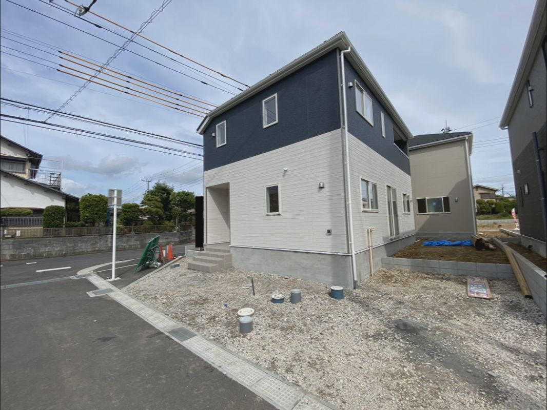 中台第５　新築戸建て　12号棟の前面道路含む現地写真