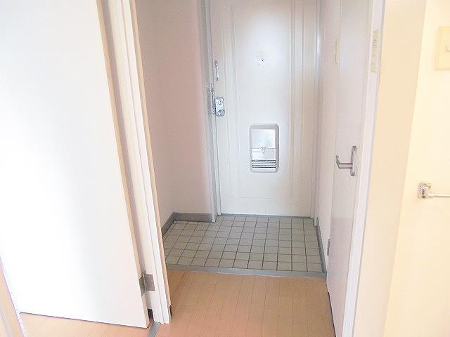 ロイヤルコーポ野田の玄関