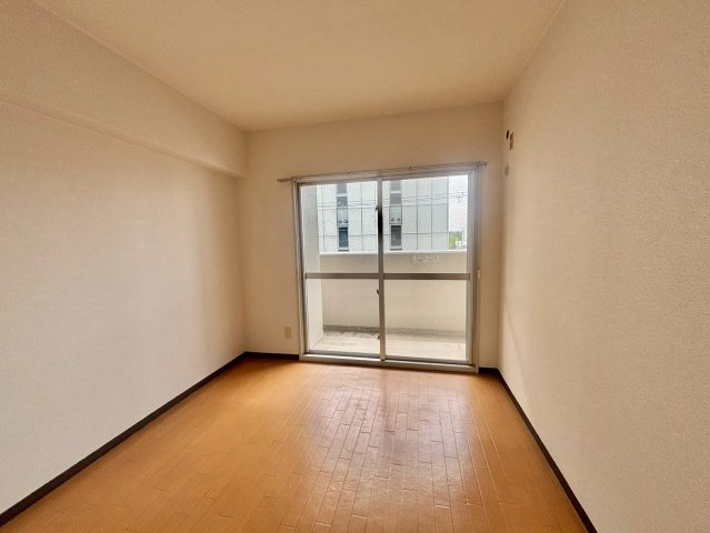 ロイヤルコーポ野田の洋室