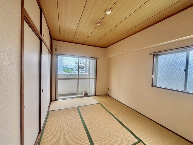 ロイヤルコーポ野田の和室