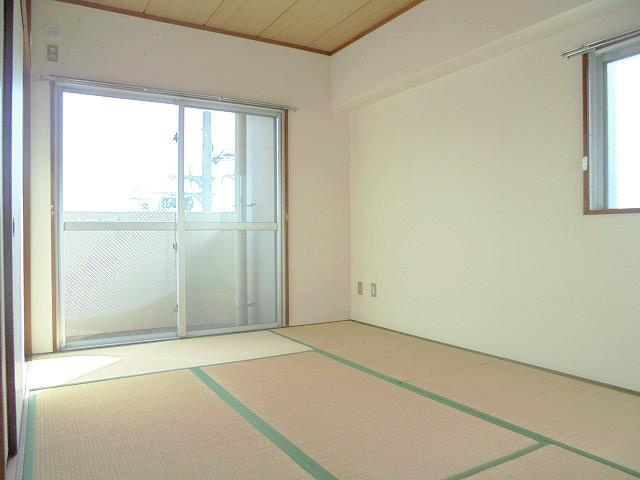 ロイヤルコーポ野田の和室