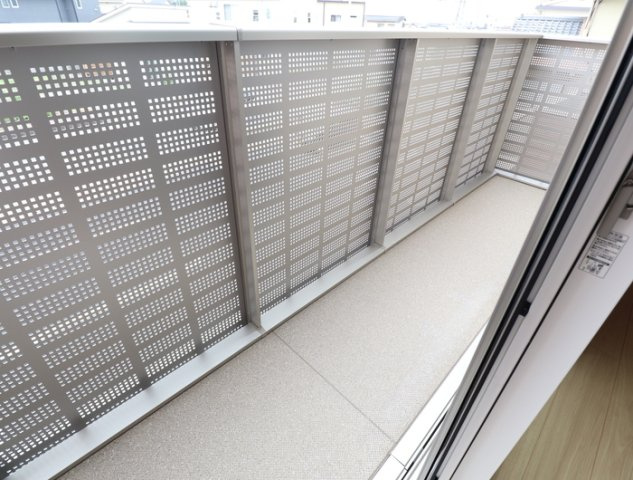セブンパレスのバルコニー|※同タイプの部屋写真です