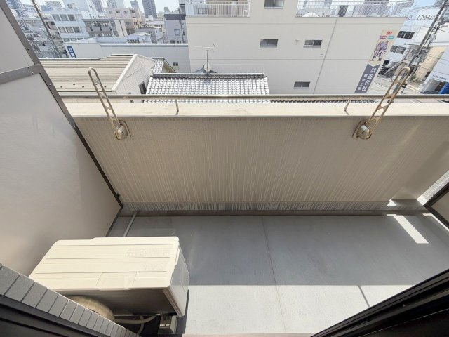 広島市西区東観音町の賃貸マンションのバルコニー