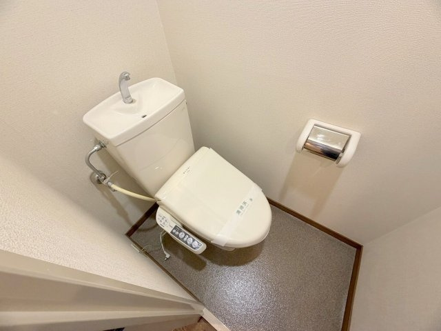 広島市西区東観音町の賃貸マンションのトイレ