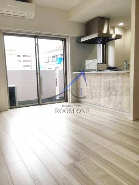 フュージョナル浅草FORESTの居間・リビング|洋室のお部屋です。