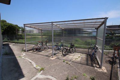 【その他共用部分】 | ロイヤルハイツ | 駐輪場