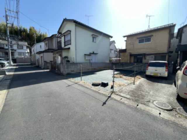 松戸市大金平5丁目　売地の前面道路含む現地写真