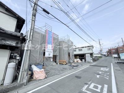 【外観】 | 富士宮市貴船町 新築一戸建て 1号棟 | 現在建築中の外観画像です。ご内覧は同じメーカーの完成物件へご案内いたしますので、いつでもご相談ください！