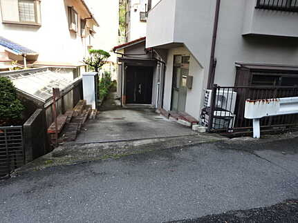 南区丹那町の周辺