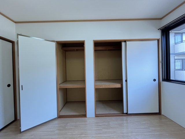 リヴェール目久美B棟の収納