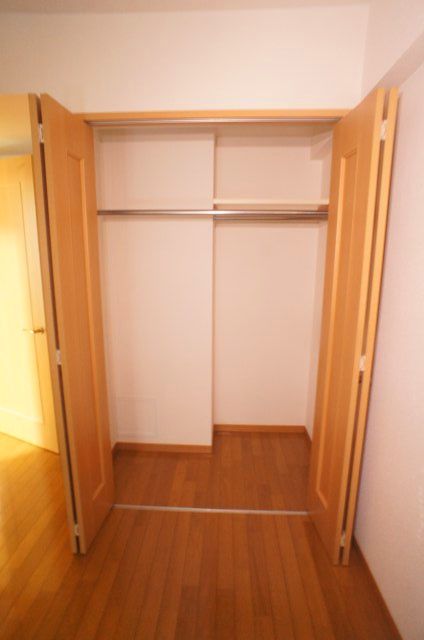 グランコート蘇我の収納|102号室の写真です