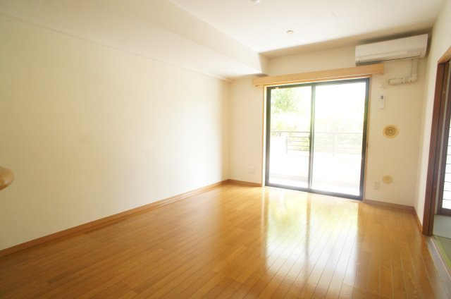 グランコート蘇我の居間・リビング|102号室の写真です