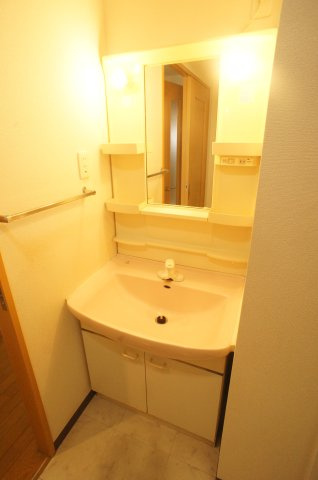 グランコート蘇我の洗面所|102号室の写真です