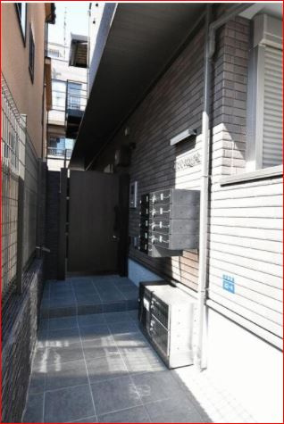 板橋区大和町のアパートのエントランス