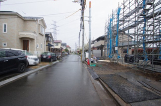 【前面道路含む現地写真】