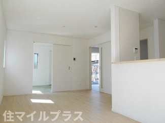 【居間・リビング】 | 郡山市昭和1丁目新築一戸建て5棟 | ゆったりとした居間です