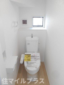 【トイレ】 | 郡山市昭和1丁目新築一戸建て5棟 | シンプルで使いやすいトイレです