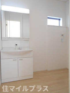 【独立洗面台】 | 郡山市昭和1丁目新築一戸建て5棟 | 朝の身支度には欠かせない独立洗面化粧台