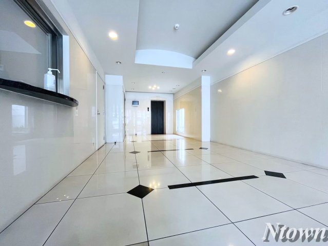 【ロビー】 | Gramercy Sakae | 落ち着いたロビーです