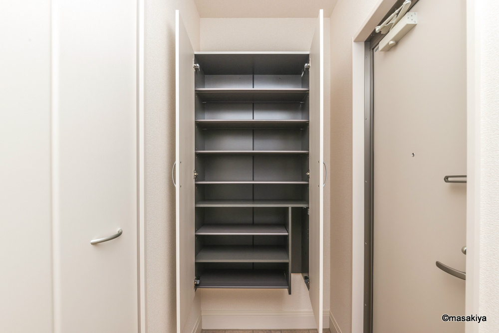 バン・ド・ソレイユの収納|下駄箱