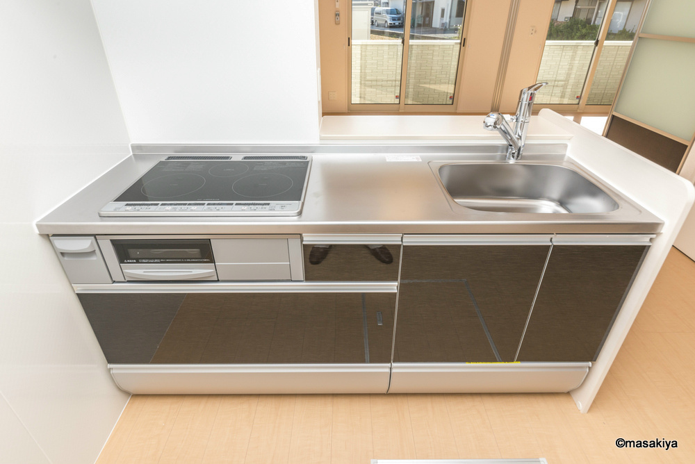 バン・ド・ソレイユのキッチン|カウンターキッチン　IHクッキングヒーター付き