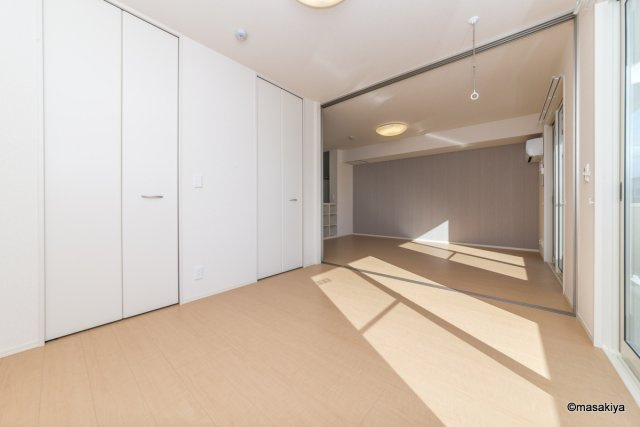 バン・ド・ソレイユの居間・リビング