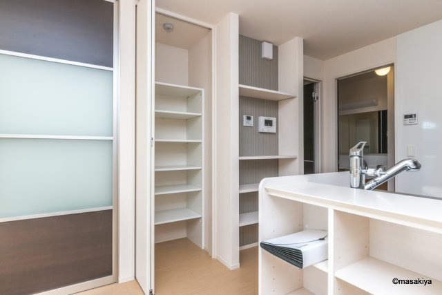 バン・ド・ソレイユの居間・リビング