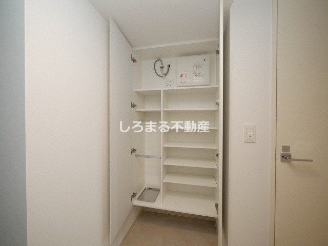コンフォリア・リヴ南森町Qの収納